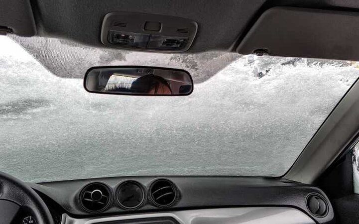 Feuchtigkeit im Innenraum: In diesem Auto stinkt's!