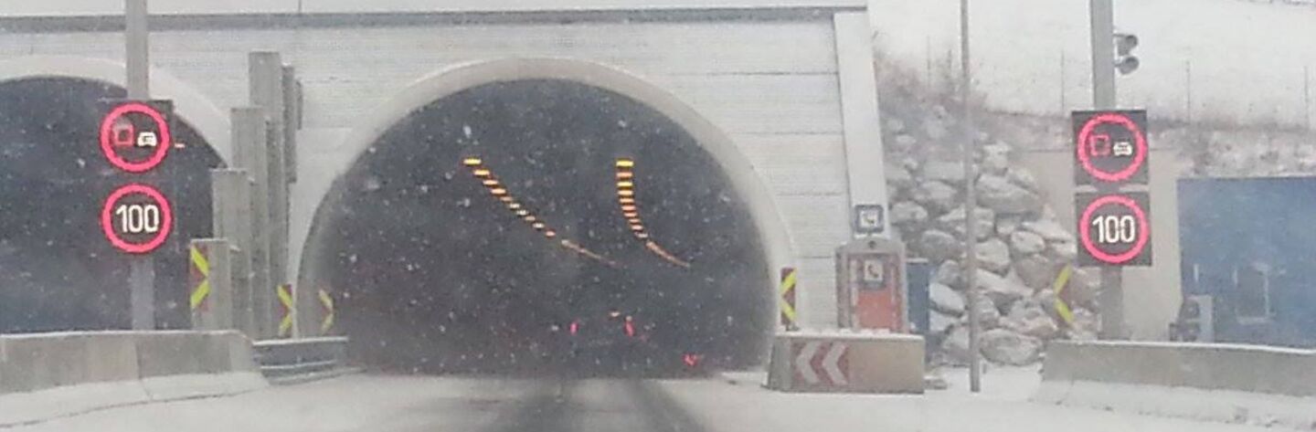 Schneefahrbahn Semmering Schnellstraße ÖAMTC