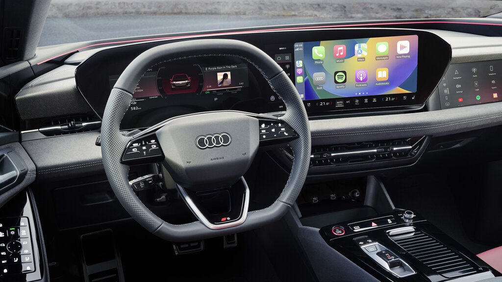 Cockpit eines Audi mit großem Bildschirm