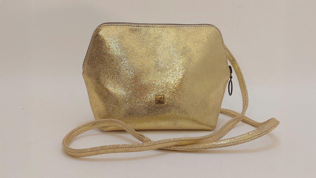 Goldene Ledertasche mit Riemen der Firma Elmsfeuer. 